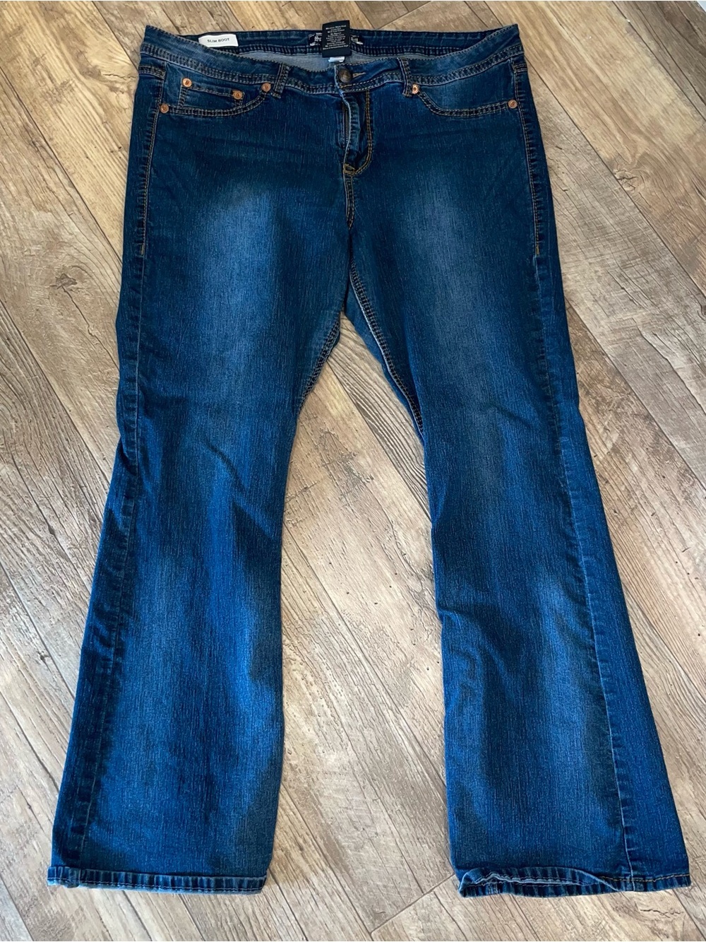 Women’s Straight Leg Jeans in Dark Blue